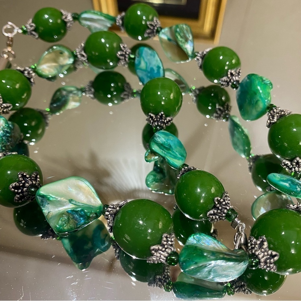 Vintage Art Glass MOP Necklace Beaded 20” Mother of Pearl Green Gorgeous - Picture 3 of 7